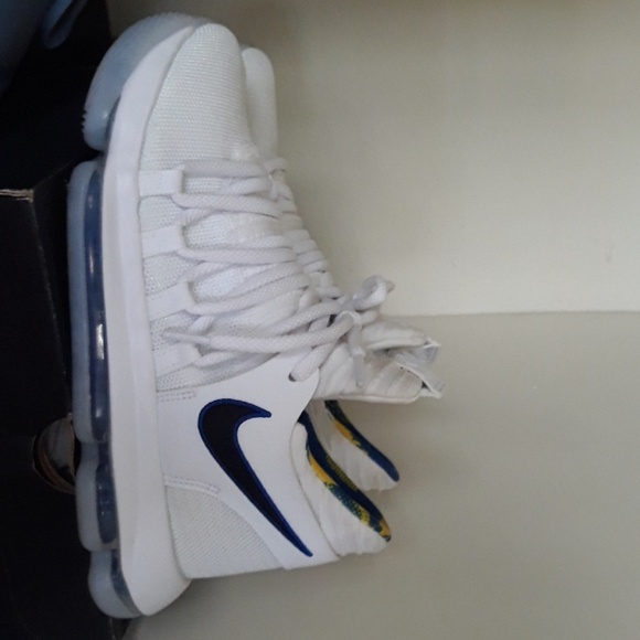 Kds last shoes from wariors team - Picture 1 of 1